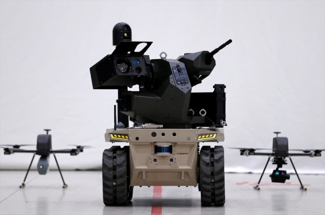Türkiye'nin robot askeri 'Barkan' göreve hazırlanıyor